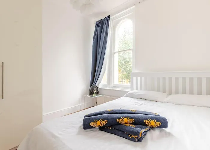 2 Bedroom Flat In St Johns Wood